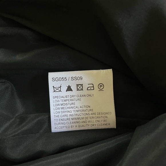 Karen Millen England Black Skirt. Size 6. - Picture 9 of 11